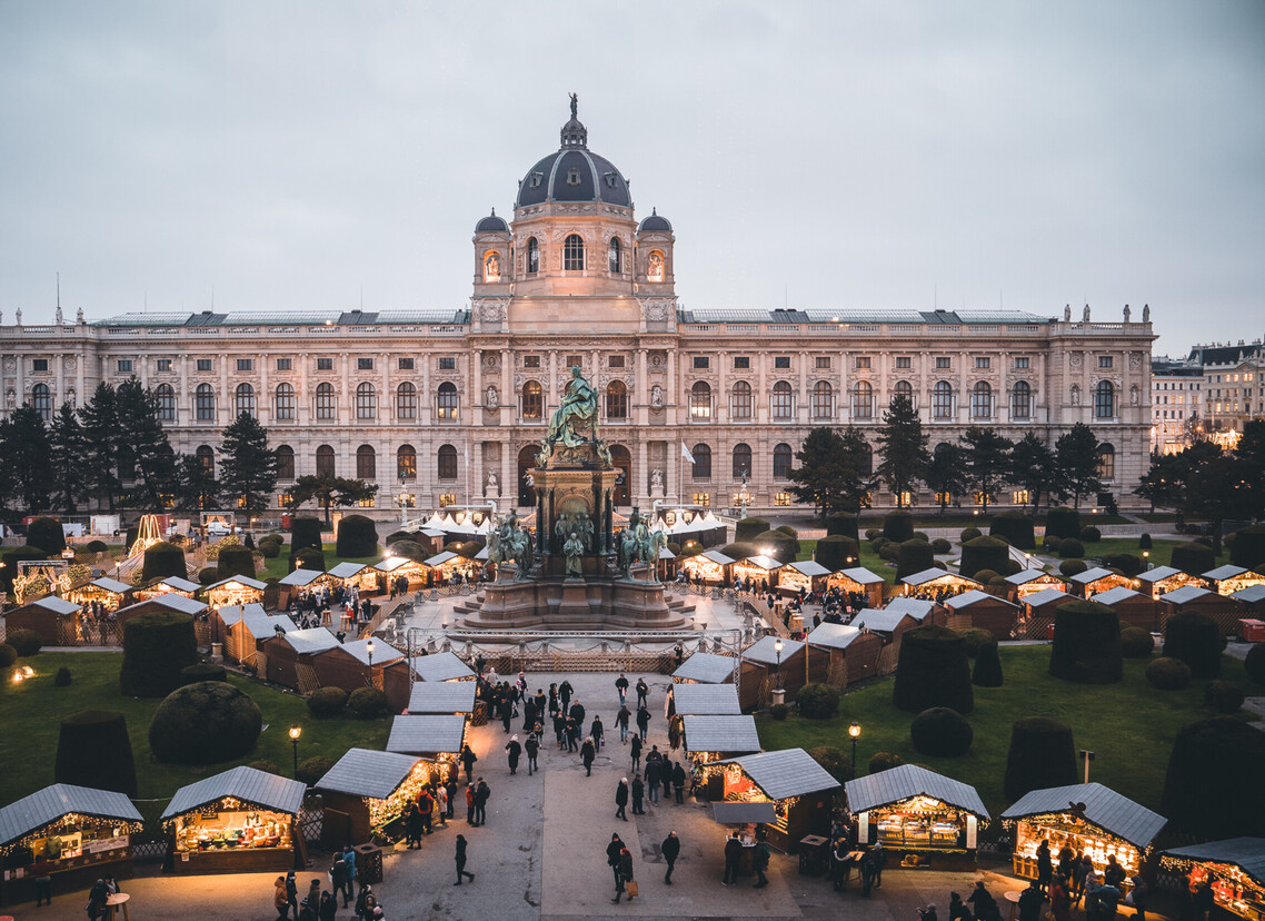 Christmas market in front of the Kunsthistorisches Museum in Vienna.