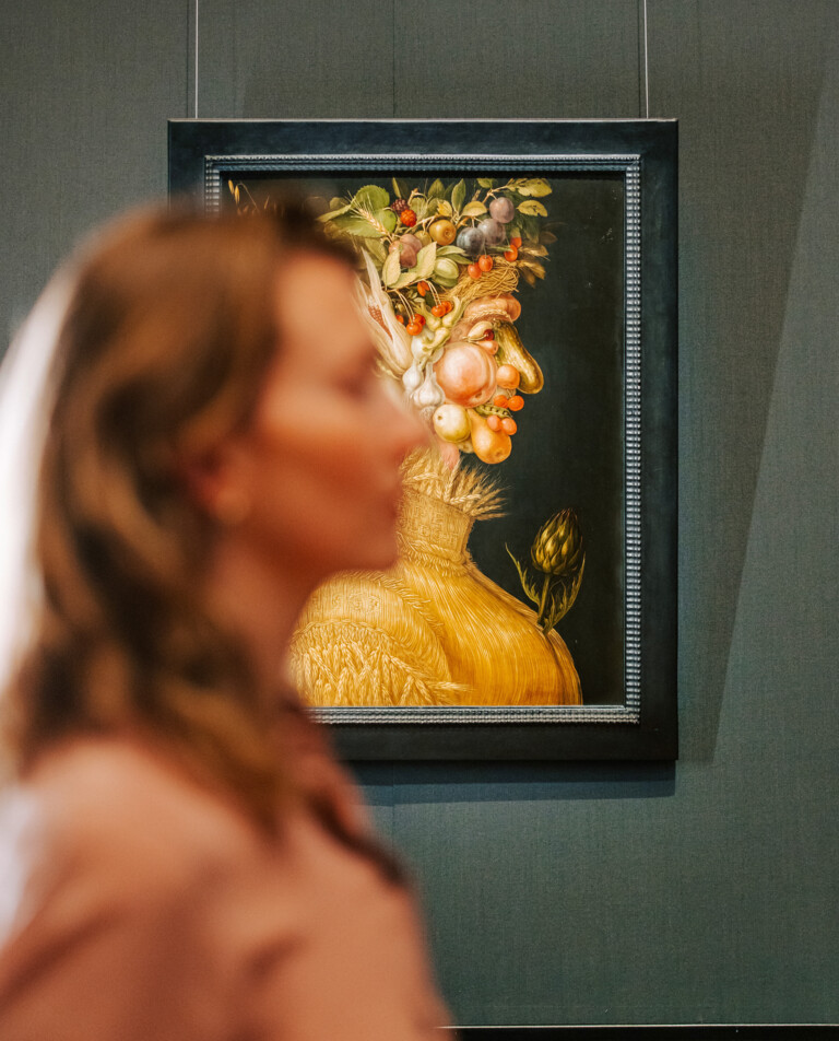 Greetings from Vienna: Snow Globe with Golden St. Stephen's Cathedral