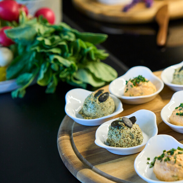 Frisch zubereitete Aufstriche für das Frühstück im Hotel Henriette in Wien.