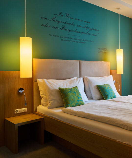Pure relaxation in the cosy rooms with a king-size bed in the Henriette city hotel in Vienna, Leopoldstadt.