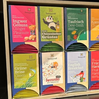 Verschiedene Teesorten von Sonnentor zur Auswahl im Henriette Stadthotel Vienna