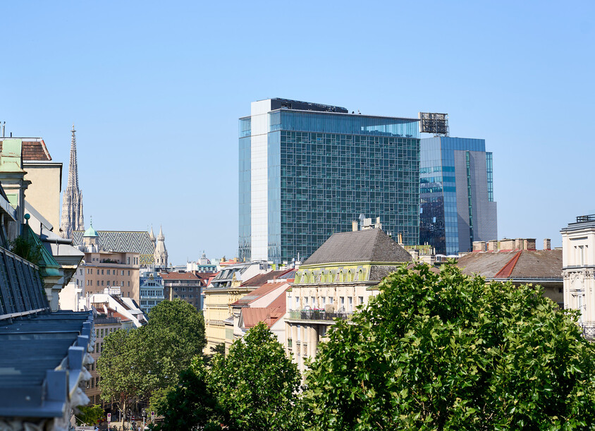 Blick auf die Wiener Innenstadt vom Balkon des Hotel Henriette.