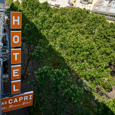 Altes Hotellogo Das Capri mit Blick auf die Praterstraße, Wien