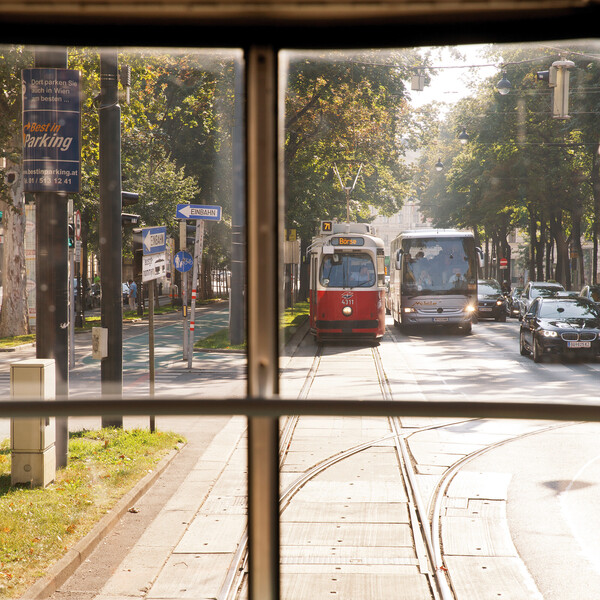 Straßenbahn & Bus in Wien - öffentliche Verkehrsmittel für einen Familienurlaub in Wien.