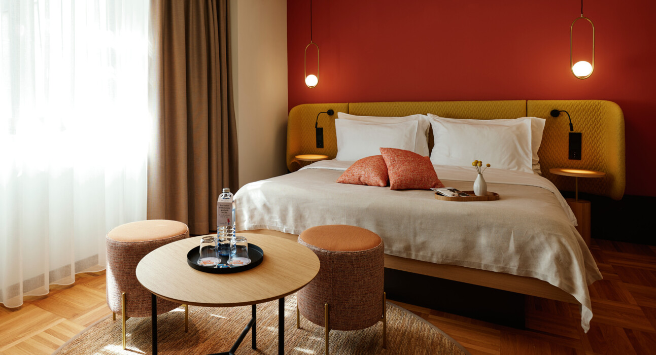 Bright Circular Living room at the Henriette Stadthotel Vienna.