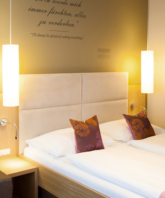 Pure relaxation in the cozy rooms with a king-size bed in the Henriette city hotel in Vienna, Leopoldstadt.