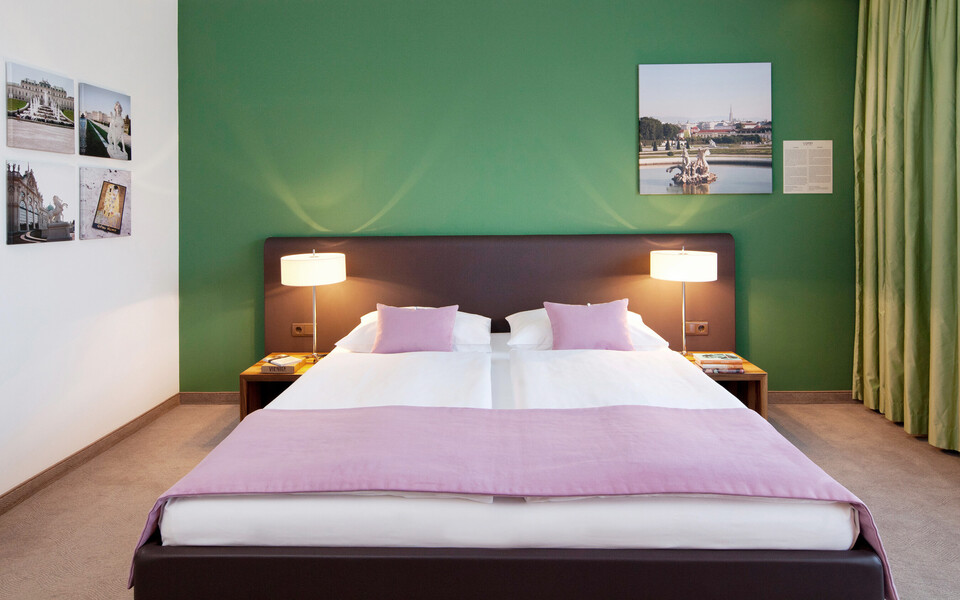 Individually and modernly furnished superior room at hotel Henriette, Vienna.