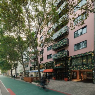 Eingang in das Henriette Stadthotel - Ihr perfekter Ausgangspunkt für eine Städtereise nach Wien.
