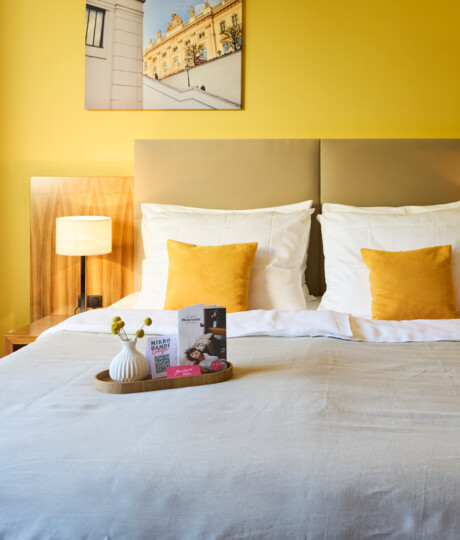 Double bed in Henriette's hotel room