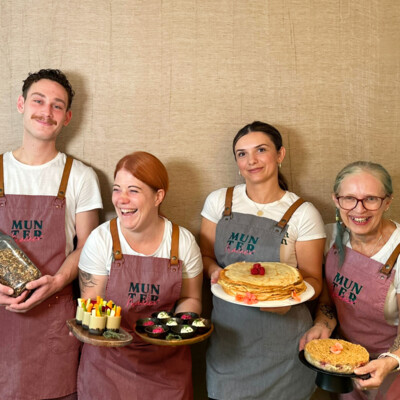 Mitarbeiter mit Frühstück im 4* Hotel Henriette in der Wiener Innenstadt.