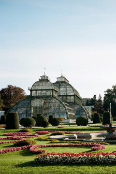 View of the Palmenhaus in Schönbrunn - an insider tip in Vienna