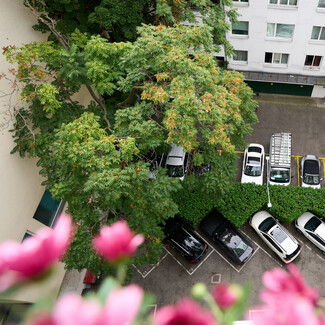 Blick auf den Parkplatz des Henriette Stadthotel im Zentrum von Wien.