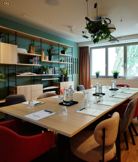 The Library – for productive AND relaxed meetings at Hotel Henriette in Vienna.
