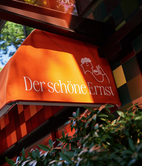 Der schöne Ernst - die Café-Bar im Henriette Stadthotel Vienna.
